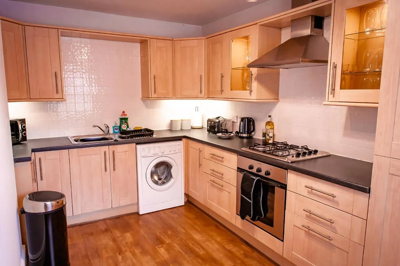 Lord Street - 2 Beautiful Apartments - Sleep Up To 14 Guests - By Rework Accommodation Chester United Kingdom