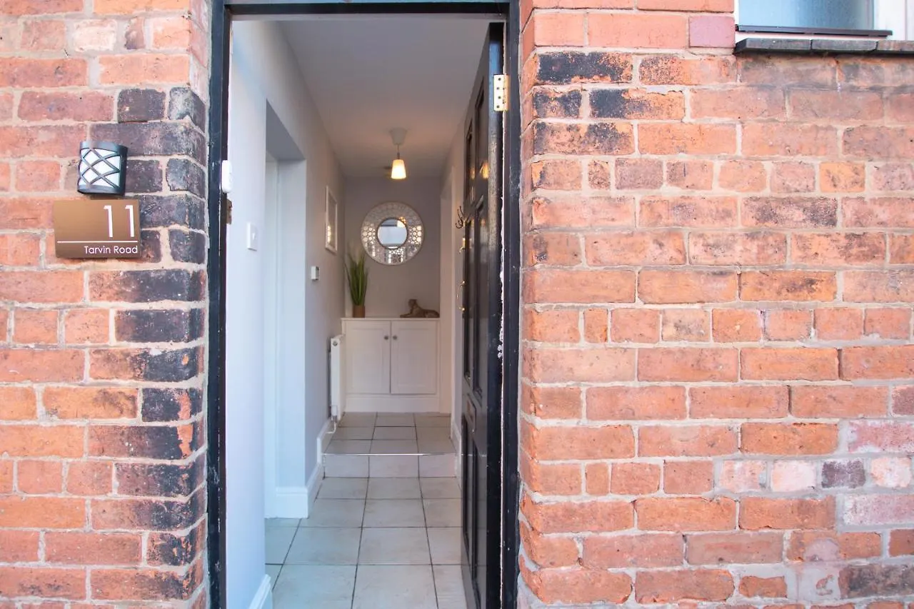 Lord Street - 2 Beautiful Apartments - Sleep Up To 14 Guests - By Rework Accommodation Chester