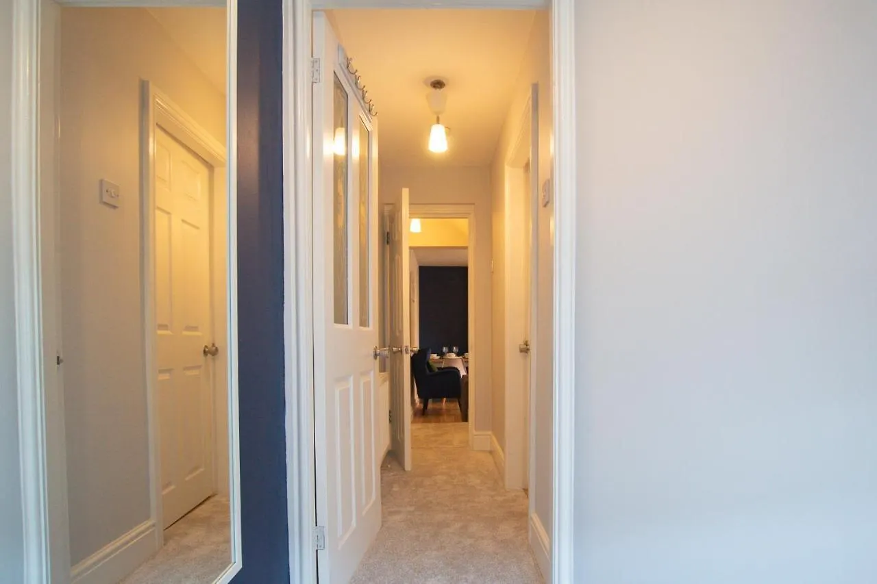 Lord Street - 2 Beautiful Apartments - Sleep Up To 14 Guests - By Rework Accommodation Chester 0*,  United Kingdom