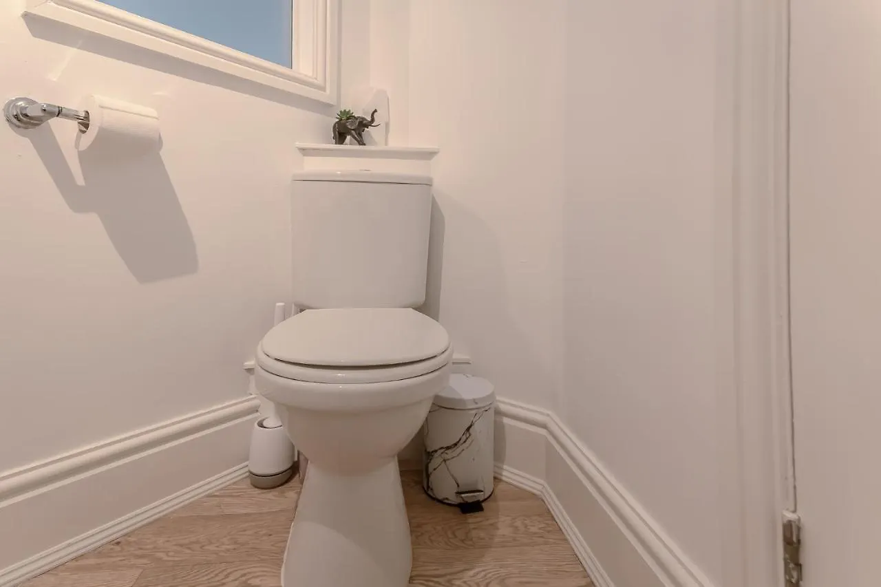 Lord Street - 2 Beautiful Apartments - Sleep Up To 14 Guests - By Rework Accommodation Chester 0*,